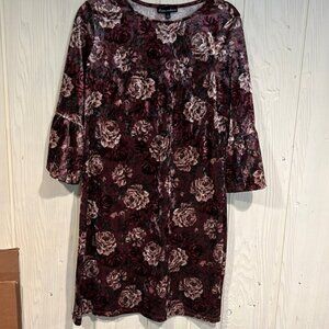 𝅺ALISON ANDREWS VELVET DRESS, WITH BELL SLEEVES, SIZE L